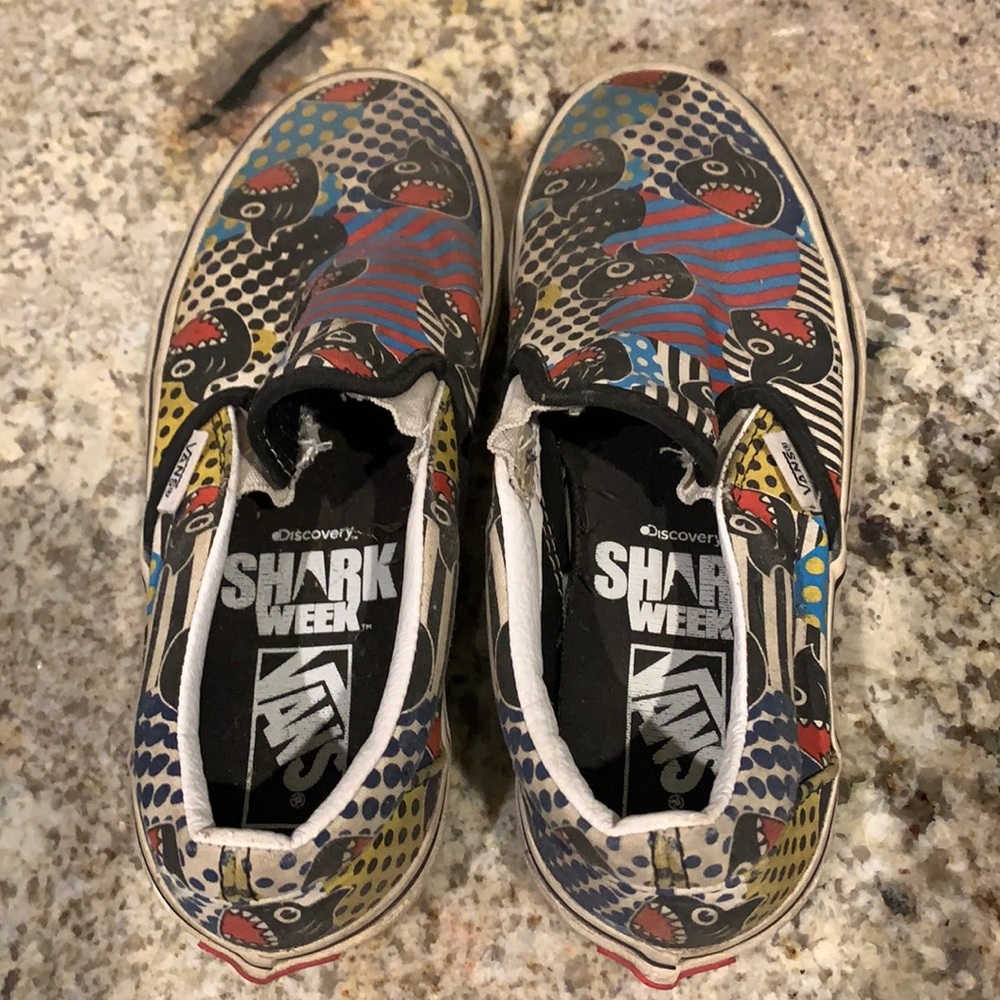 Vans x Discovery Shark week kids slip ons size 3.5 big boy